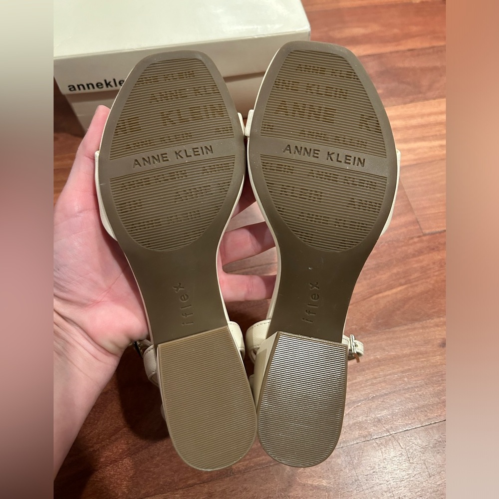 Anne Klein Women's Mia Ankle Buckle Strap Dress Sandals Block Heel Size 6 Bridal - Picture 9 of 11